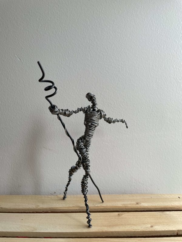 metal wire sculpture - artella 3